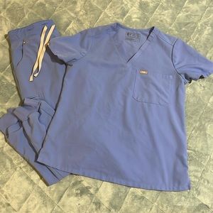 Figs scrub set. Medium top, medium/tall jogger